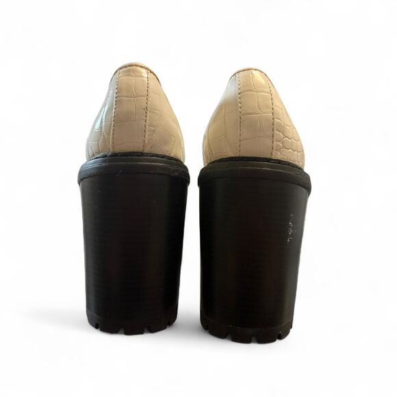 Madden-girl Women's White and Black Loafers - Picture 3 of 6